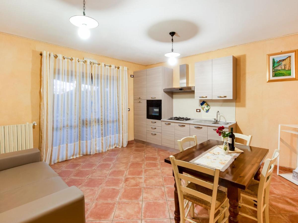 Cozy Chalet At Marone Lake Lombardy With Pool エクステリア 写真
