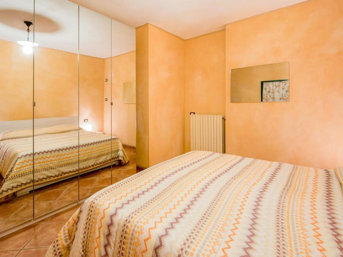 Cozy Chalet At Marone Lake Lombardy With Pool エクステリア 写真