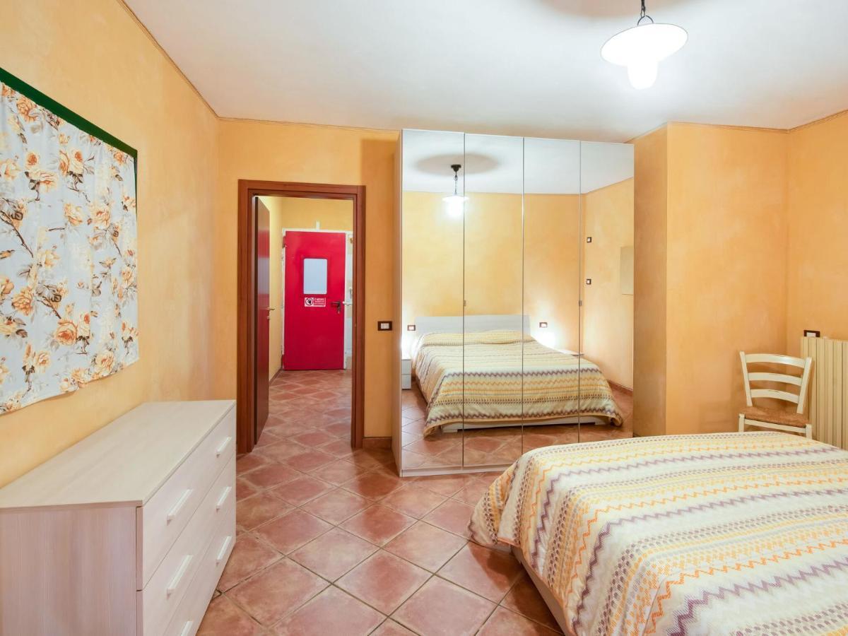 Cozy Chalet At Marone Lake Lombardy With Pool エクステリア 写真