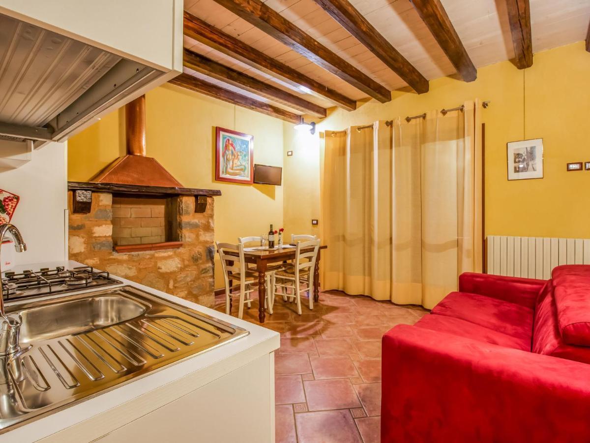 Cozy Chalet At Marone Lake Lombardy With Pool エクステリア 写真
