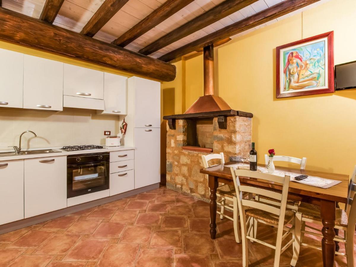 Cozy Chalet At Marone Lake Lombardy With Pool エクステリア 写真