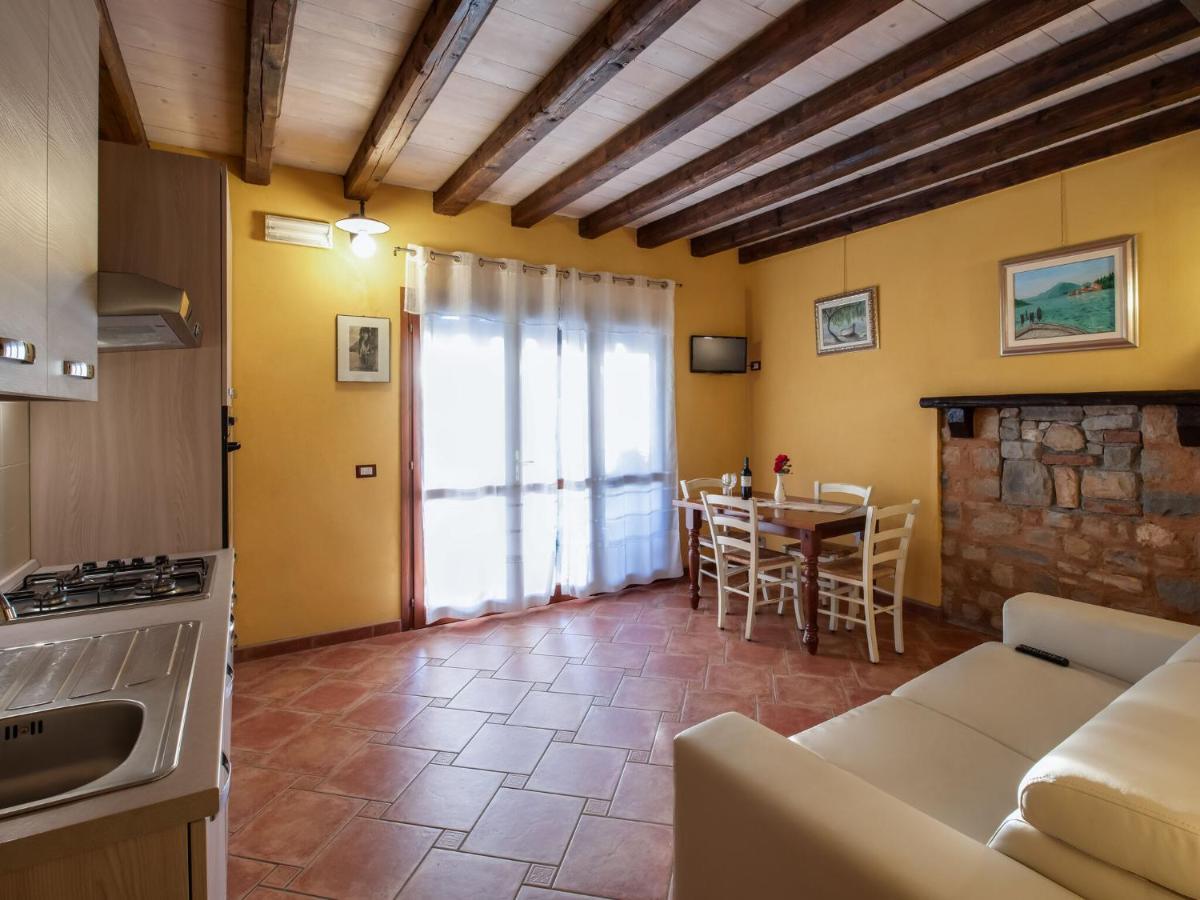 Cozy Chalet At Marone Lake Lombardy With Pool エクステリア 写真