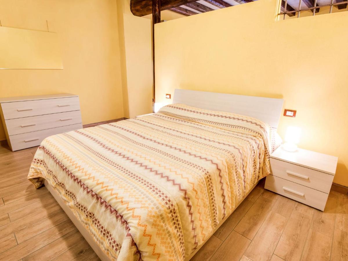 Cozy Chalet At Marone Lake Lombardy With Pool エクステリア 写真