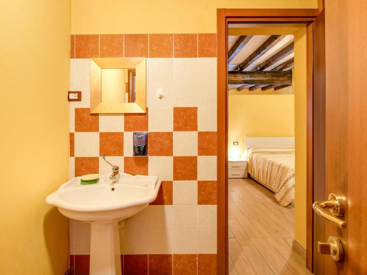 Cozy Chalet At Marone Lake Lombardy With Pool エクステリア 写真